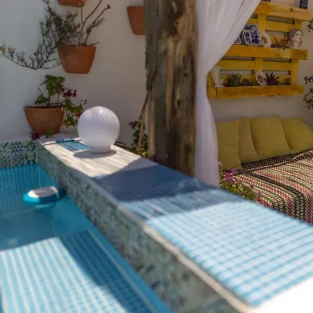 House Babylon With Kitchenette And Garden Pensión 3*