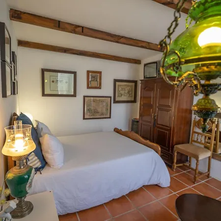 House Babylon With Kitchenette And Garden Pensión 3*