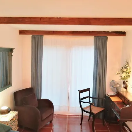 Guest house House Babylon With Kitchenette And Garden