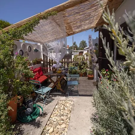 House Babylon With Kitchenette And Garden Guest house