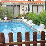 House Babylon With Kitchenette And Garden Torreira
