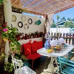 House Babylon With Kitchenette And Garden Affittacamere Torreira