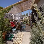 House Babylon With Kitchenette And Garden Guest house
