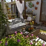 Guest house House Babylon With Kitchenette And Garden Torreira