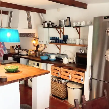 House Babylon With Kitchenette And Garden Torreira