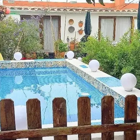 House Babylon With Kitchenette And Garden Torreira