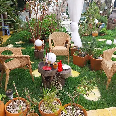 House Babylon With Kitchenette And Garden Gæstehus