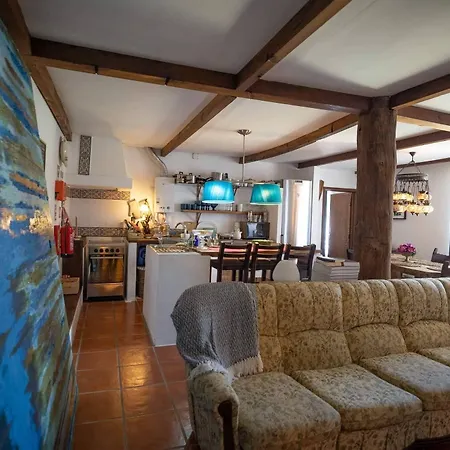 House Babylon With Kitchenette And Garden Pensjonat 4*