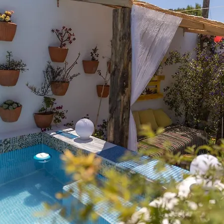 House Babylon With Kitchenette And Garden 4*