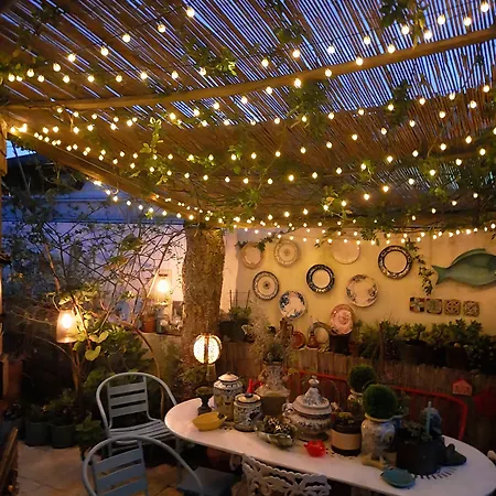 House Babylon With Kitchenette And Garden 4*