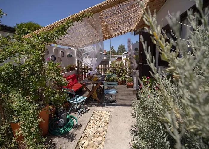 House Babylon With Kitchenette And Garden Affittacamere